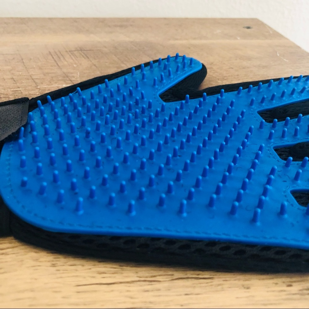 🐕🐈Grooming Glove for Dogs or Cats - Picture 3 of 6